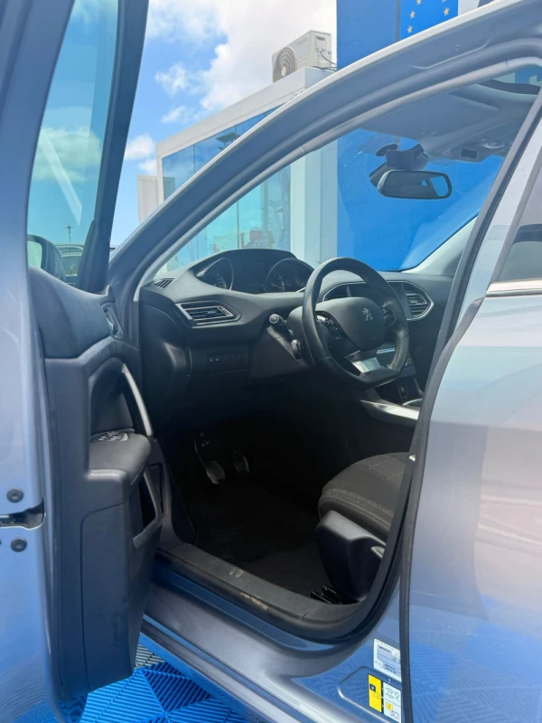 Peugeot 308 1.2 PureTech Allure 7