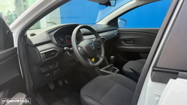 Dacia Sandero Outro 6