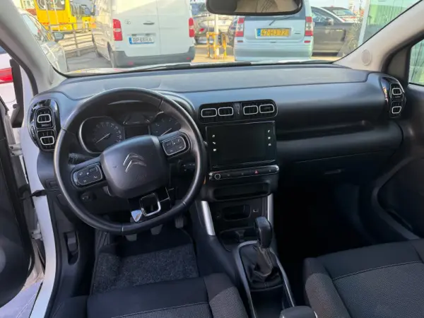 Citroën C3 Aircross 1.2 PureTech Shine 8