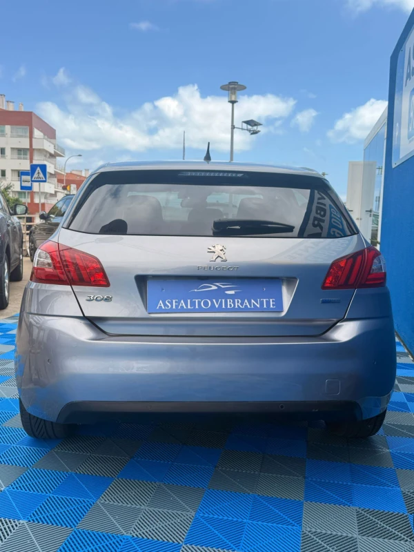 Peugeot 308 1.2 PureTech Allure 5
