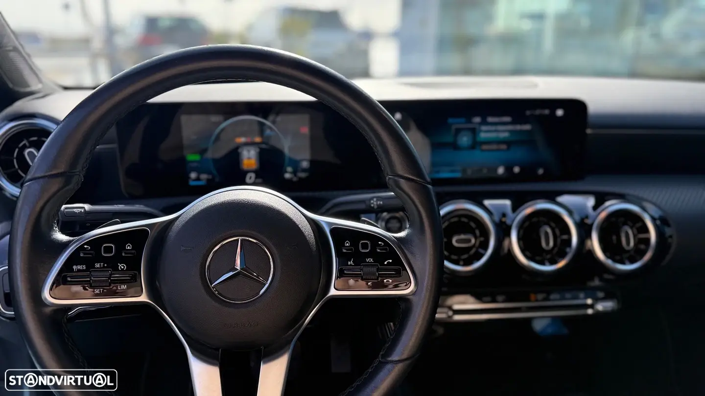 Mercedes-Benz A 250 Limousine e 8G-DCT Style 4