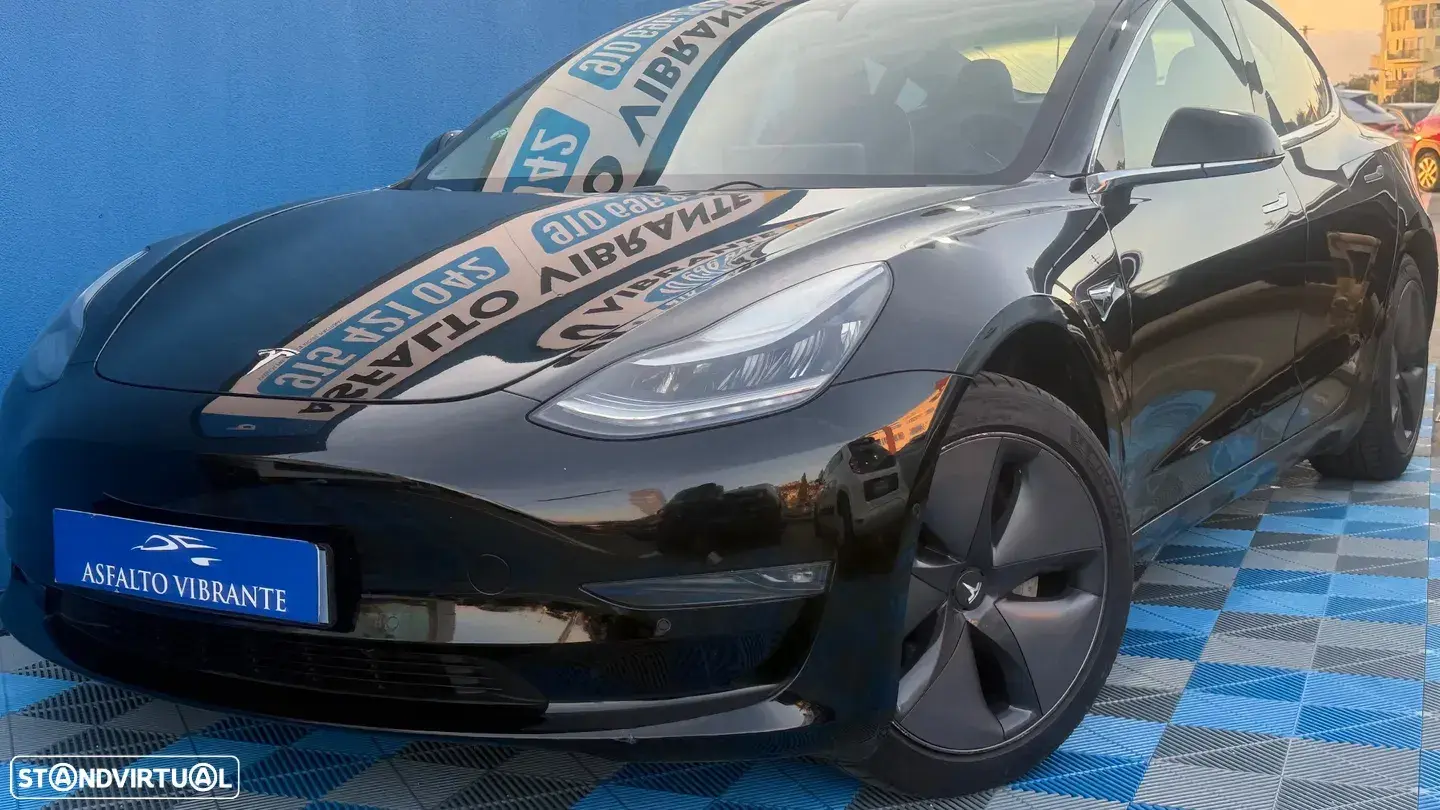 Tesla Model 3 Outro 8