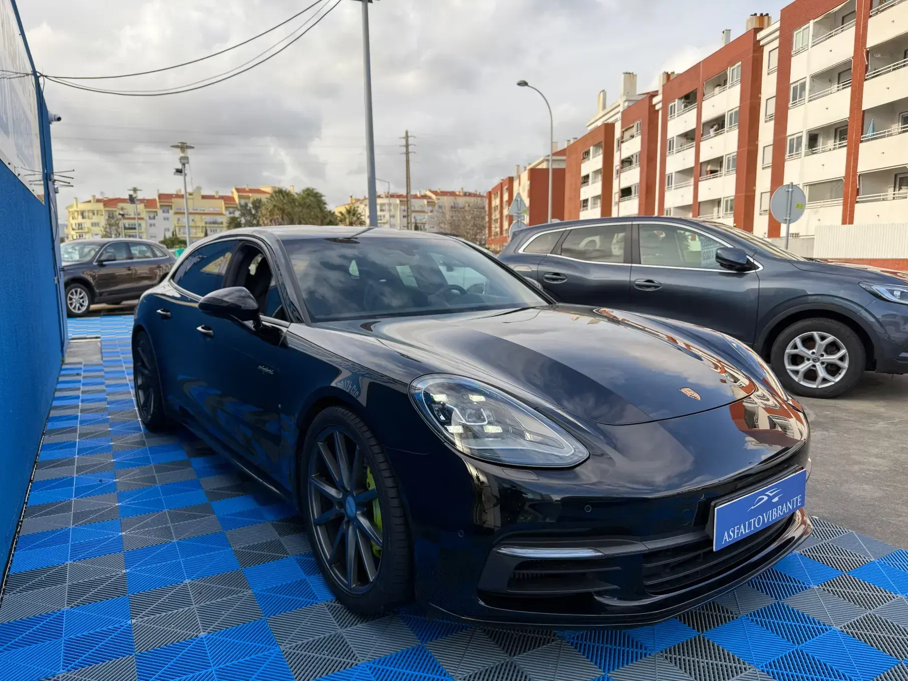 Porsche Panamera Sport Turismo 4 E-Hybrid 4