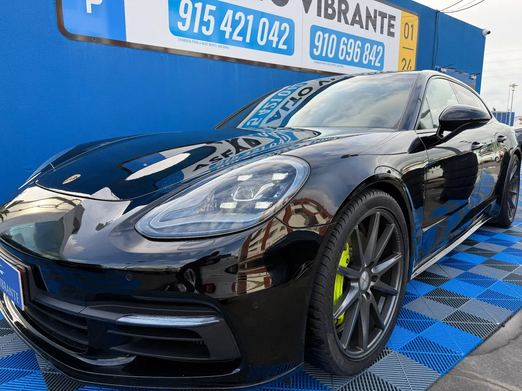 Porsche Panamera Sport Turismo 4 E-Hybrid 2