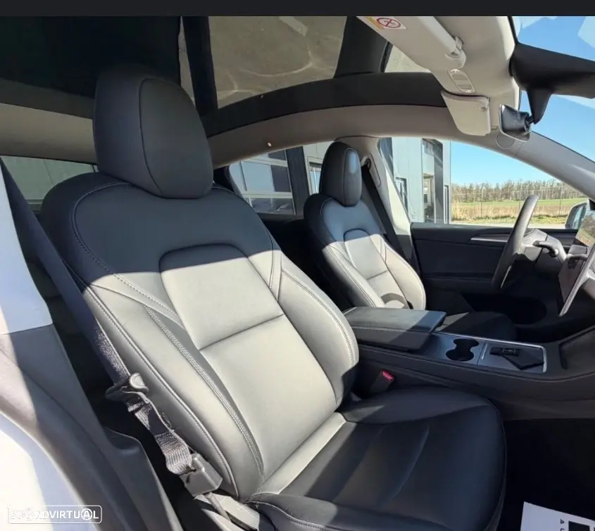 Tesla Model Y Long Range Dual Motor AWD 3