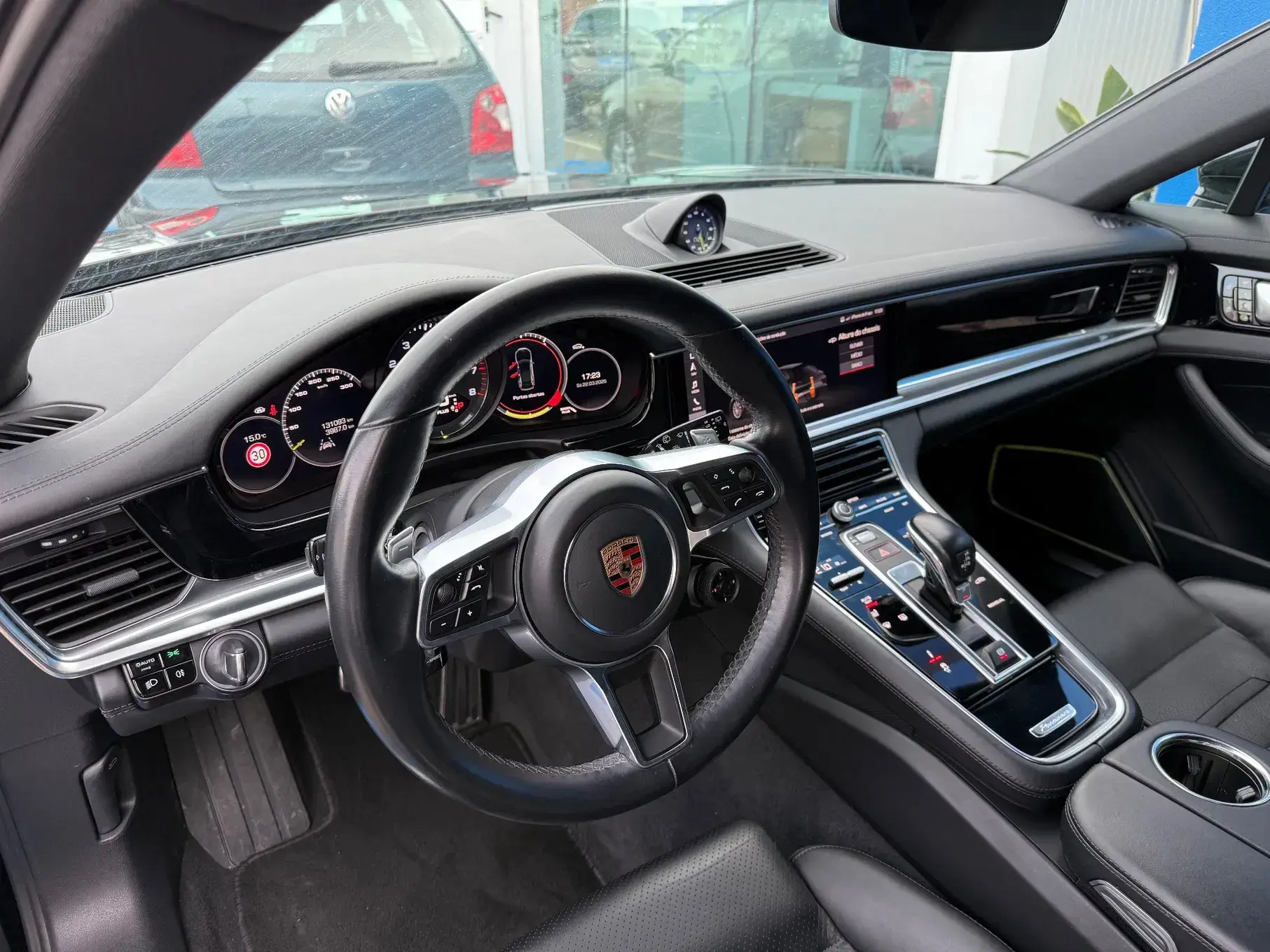 Porsche Panamera Sport Turismo 4 E-Hybrid 13