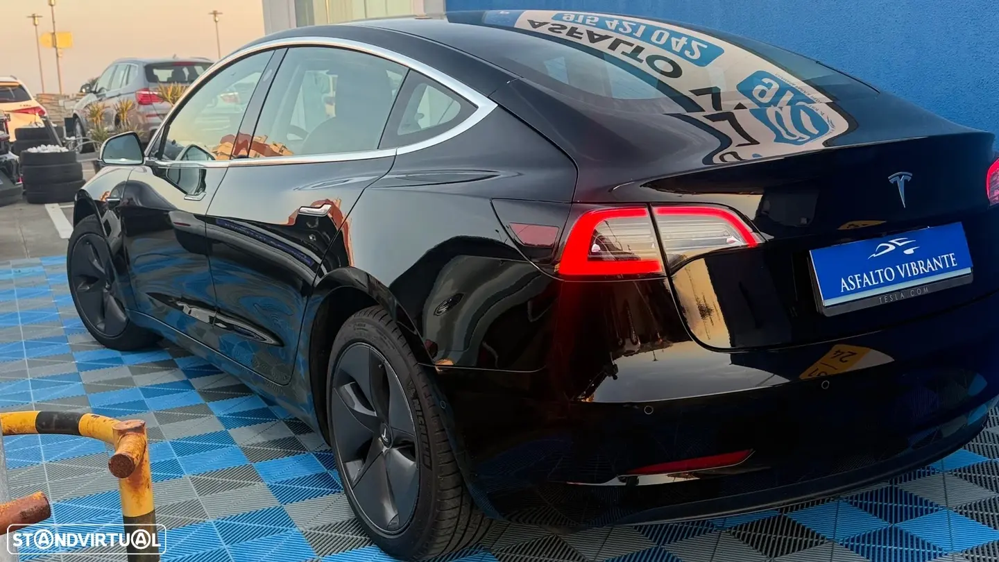 Tesla Model 3 Outro 2