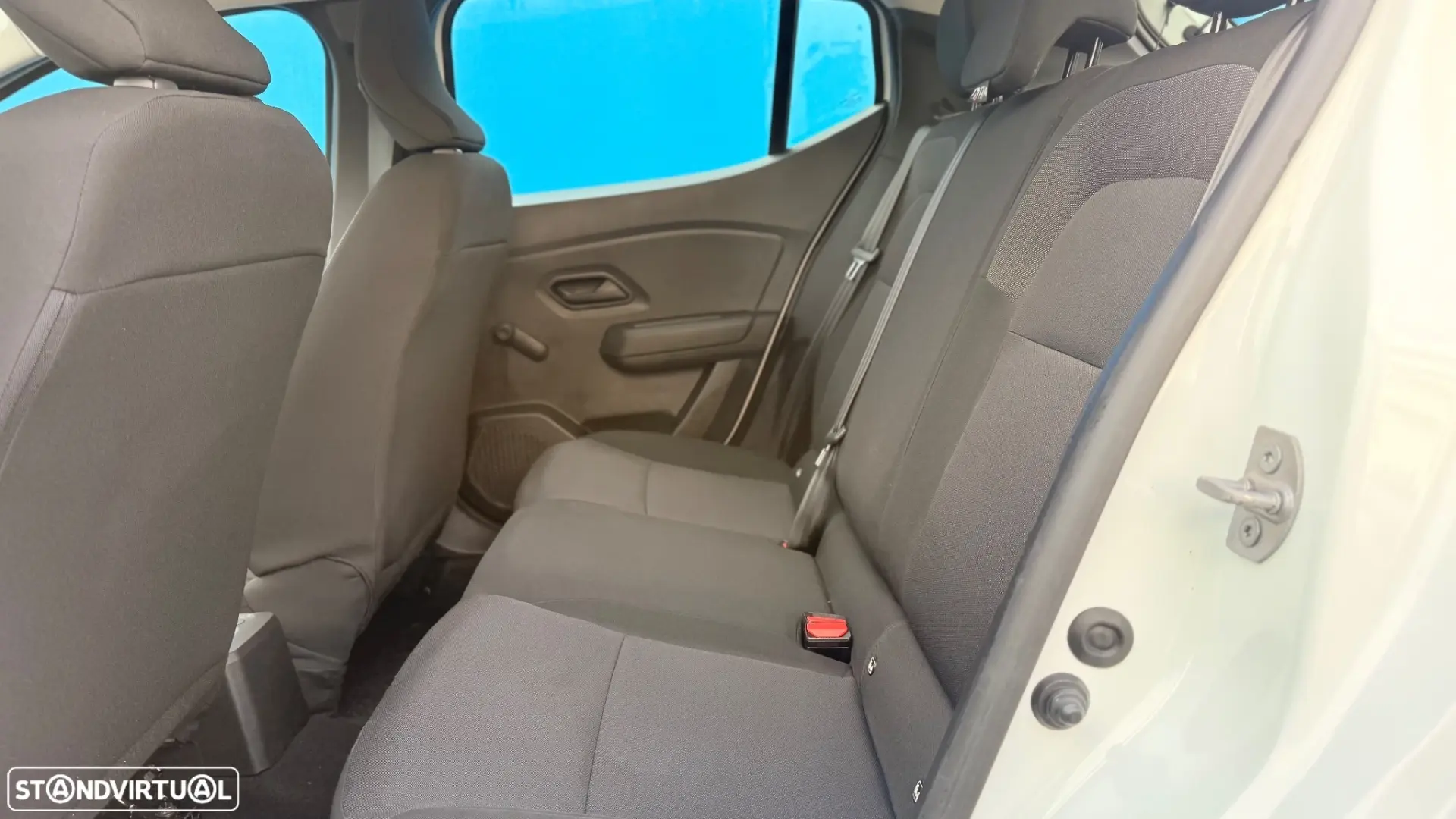 Dacia Sandero Outro 5