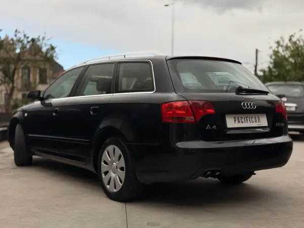 Audi A4 Avant 3
