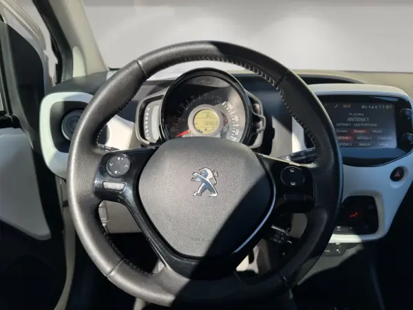 Peugeot 108 1.0 VTi Allure 9