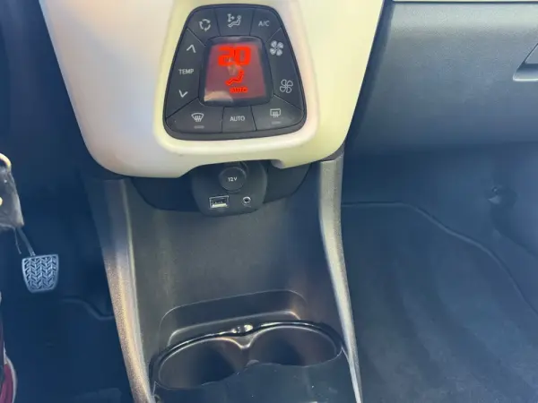 Peugeot 108 1.0 VTi Allure 11