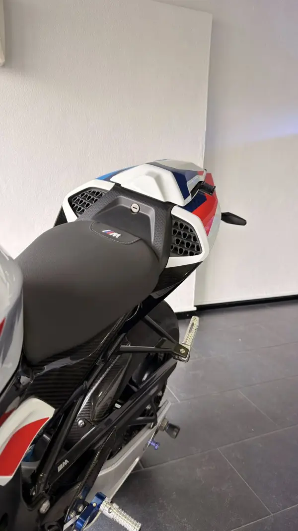 BMW M 1000 RR PACK M 6