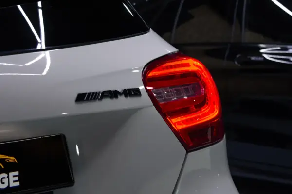 Mercedes-Benz A 45 AMG Edition 1 5