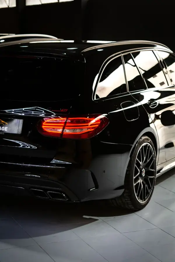 Mercedes-Benz C 63 AMG S 23