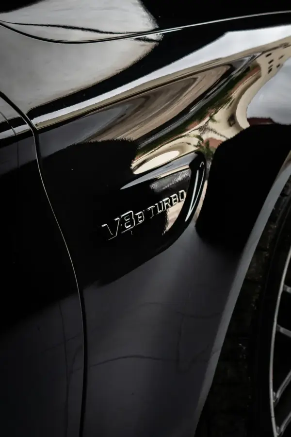 Mercedes-Benz C 63 AMG S 25