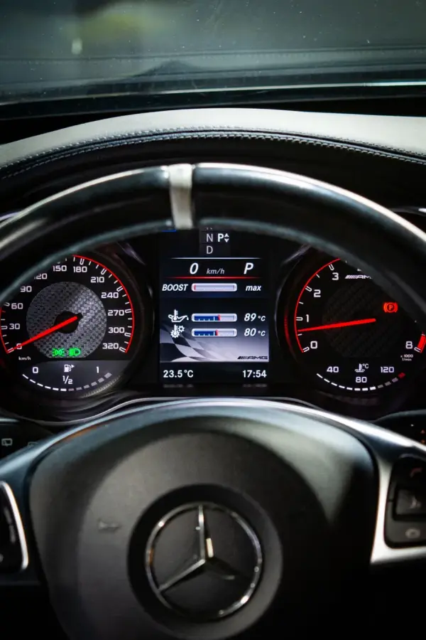 Mercedes-Benz C 63 AMG S 38