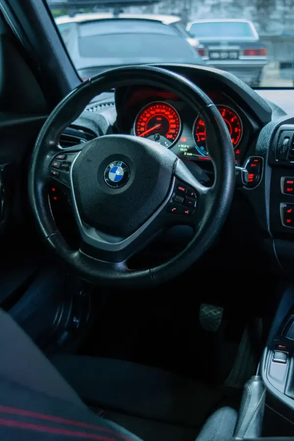 BMW 120 120d pack M 7