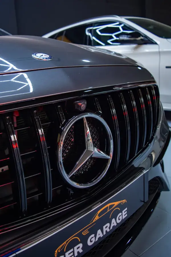 Mercedes-Benz E 220 d coupe night edition 4