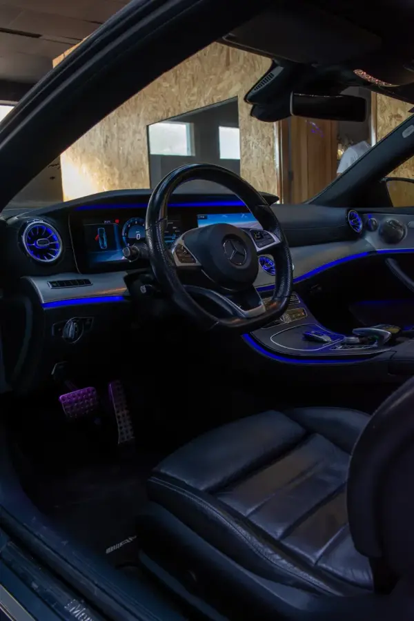 Mercedes-Benz E 220 d coupe night edition 6