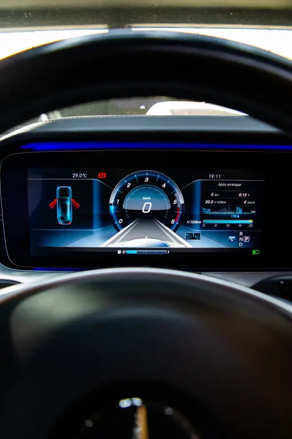 Mercedes-Benz E 220 d coupe night edition 14