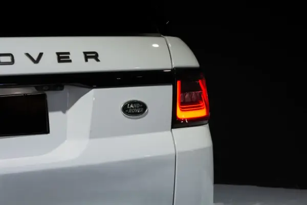 Land Rover Range Rover Sport P400e Hybrid HSE 8