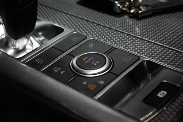 Land Rover Range Rover Sport P400e Hybrid HSE 32