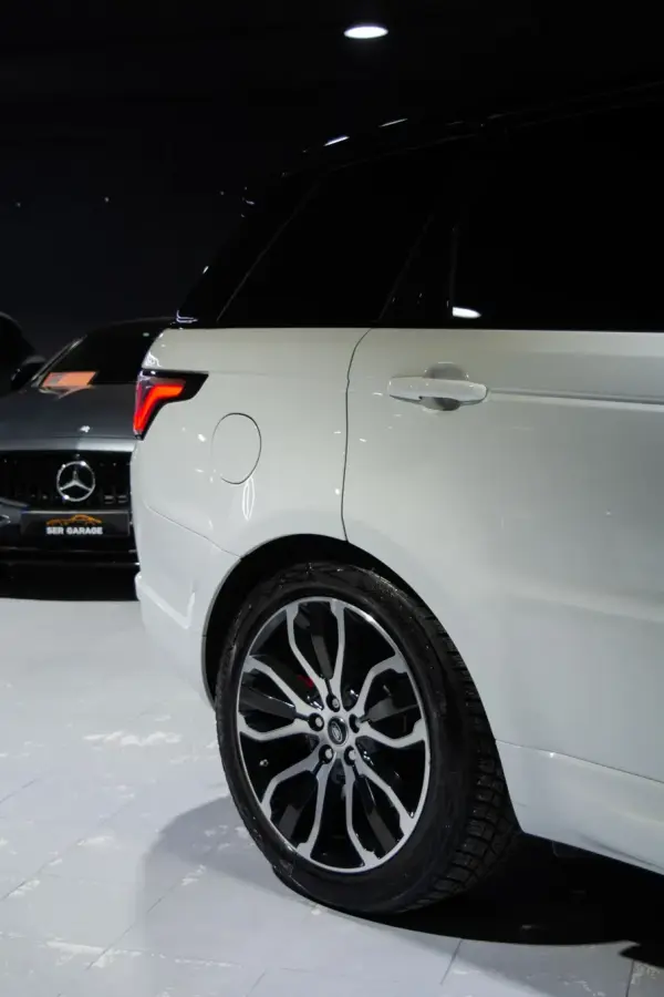 Land Rover Range Rover Sport P400e Hybrid HSE 43