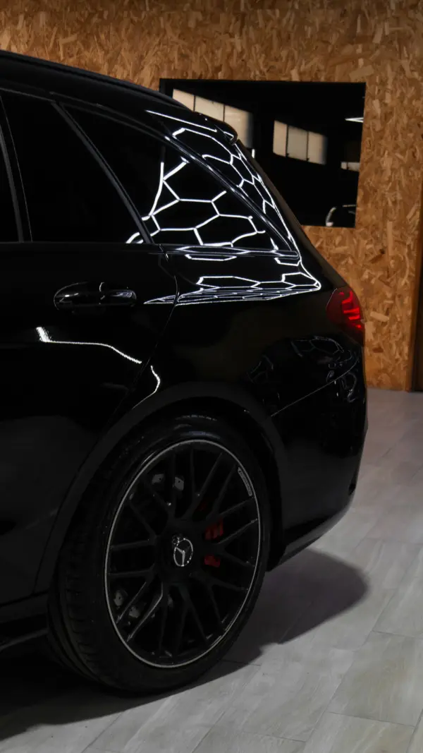 Mercedes-Benz C 63 AMG S 8