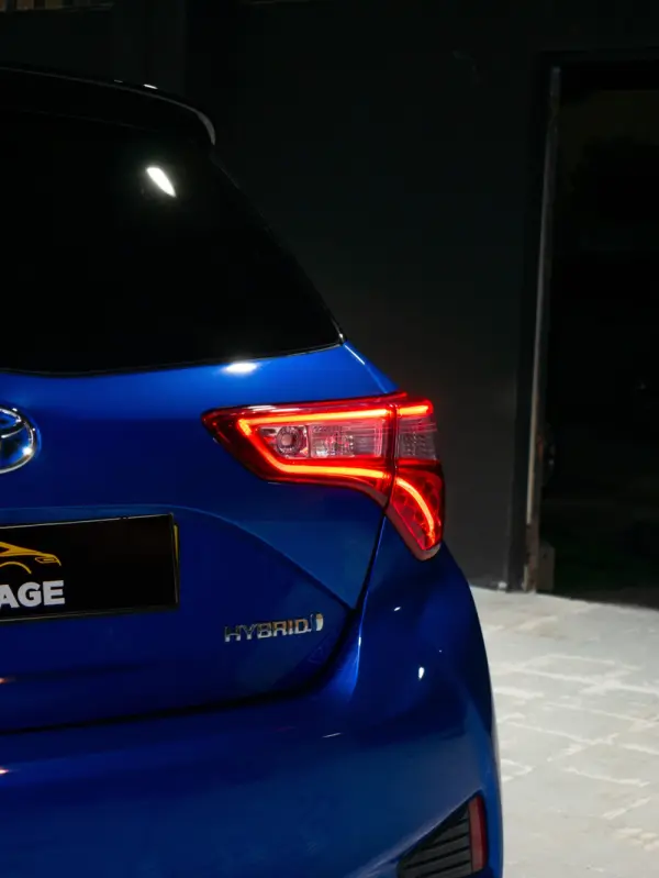 Toyota Yaris 1.5 HSD Square Collec.Blue 10