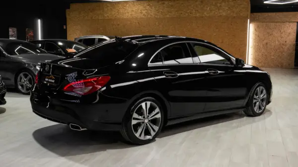 Mercedes-Benz CLA 220 d Aut. 12