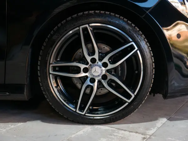 Mercedes-Benz CLA 200 d Shooting Brake AMG Line Aut. 5