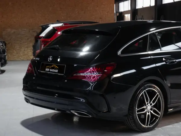 Mercedes-Benz CLA 200 d Shooting Brake AMG Line Aut. 4