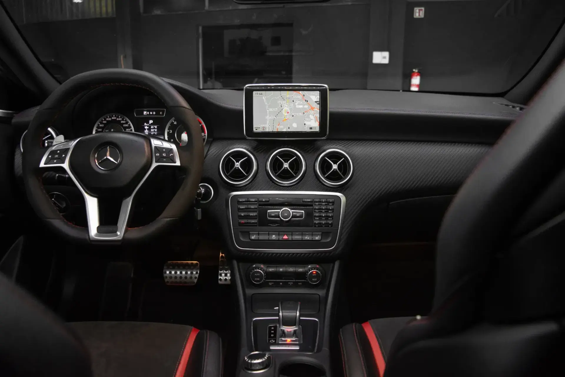 Mercedes-Benz A 45 AMG Edition 1 29