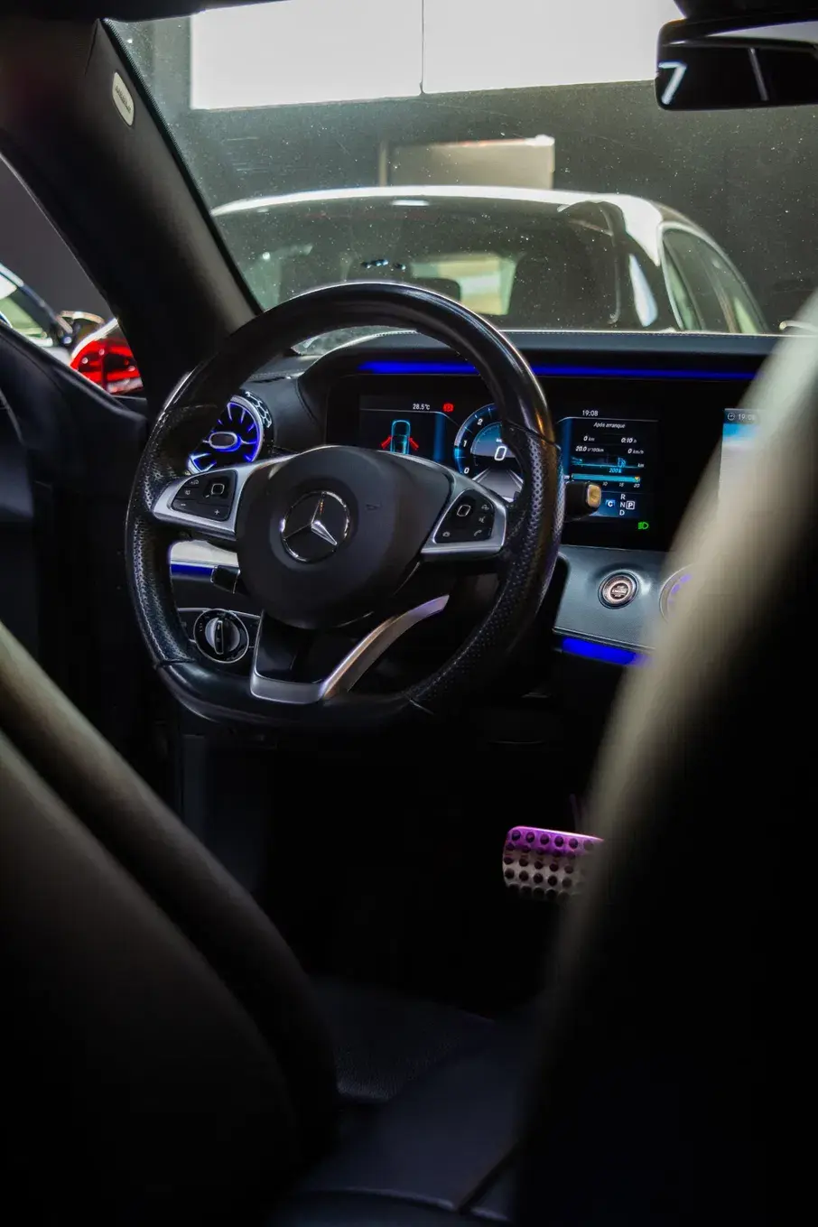 Mercedes-Benz E 220 d coupe night edition 8