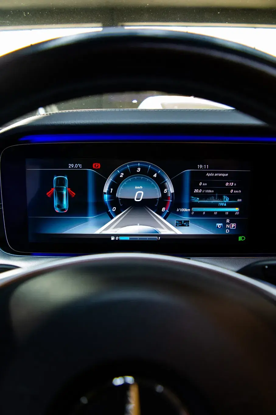 Mercedes-Benz E 220 d coupe night edition 14