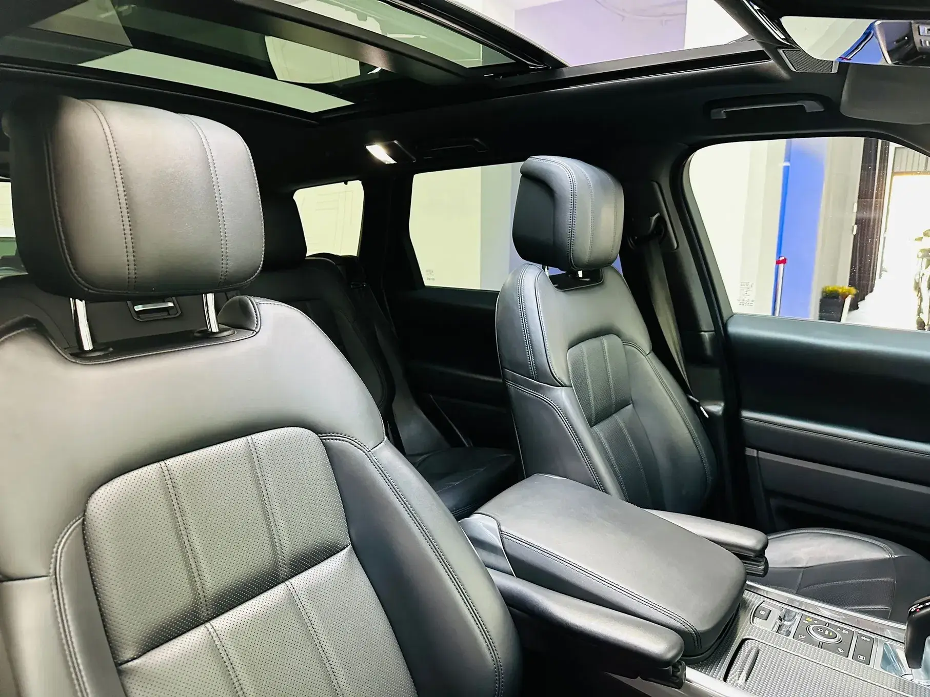 Land Rover Range Rover Sport P400e Hybrid HSE 12