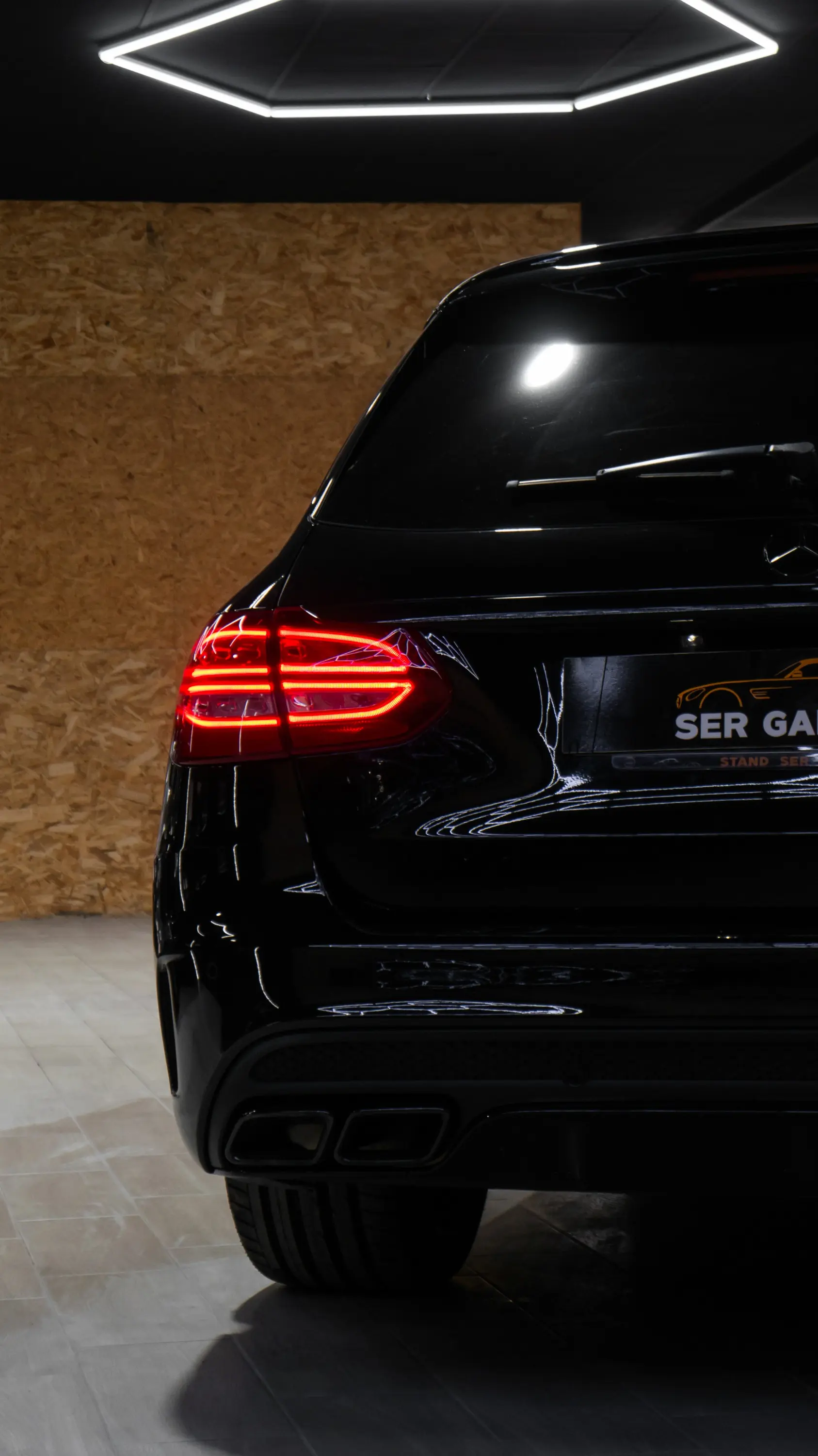 Mercedes-Benz C 63 AMG S 12