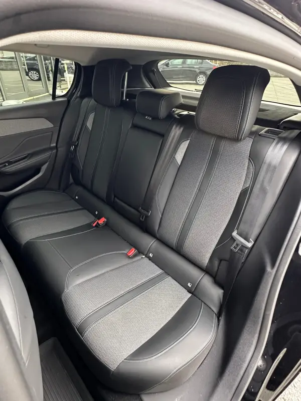 Peugeot 308 1.5 BlueHDi Allure EAT8 15