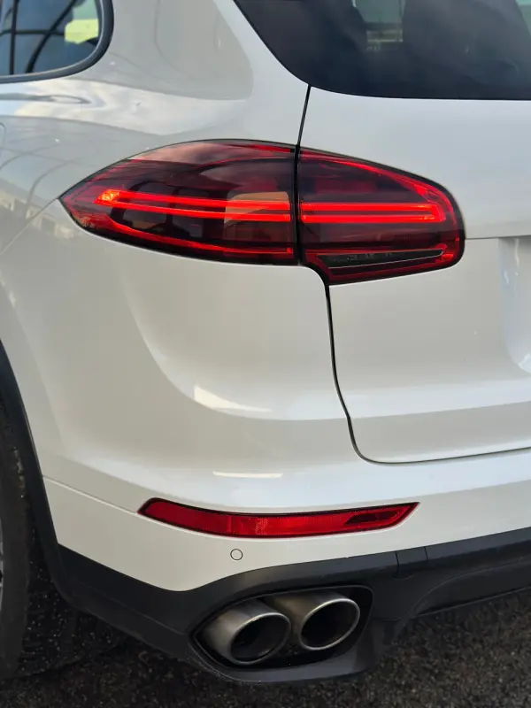 Porsche Cayenne E-Hybrid Tiptronic S 12