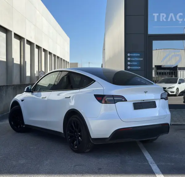 Tesla Model Y RWD 2