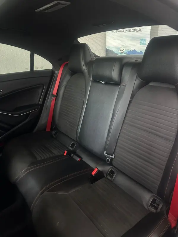 Mercedes-Benz CLA 45 AMG Outro 10