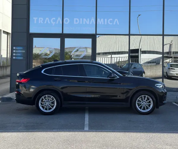 BMW X4 30 d xDrive Advantage Auto 7