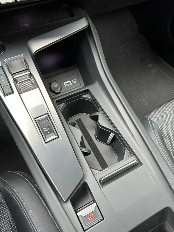 Peugeot 308 1.5 BlueHDi Allure EAT8 22