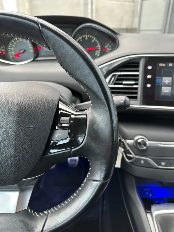 Peugeot 308 SW BlueHDi 120 Stop & Start Active 21