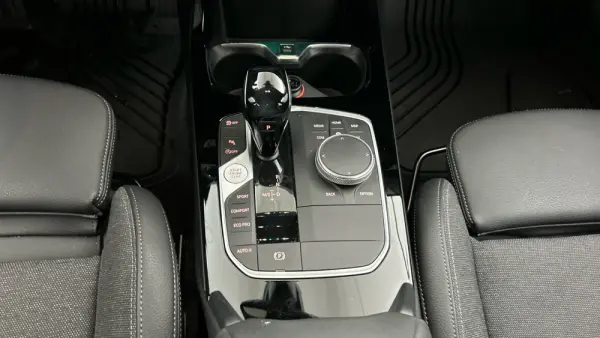 BMW 118 i Aut. Sport Line 13
