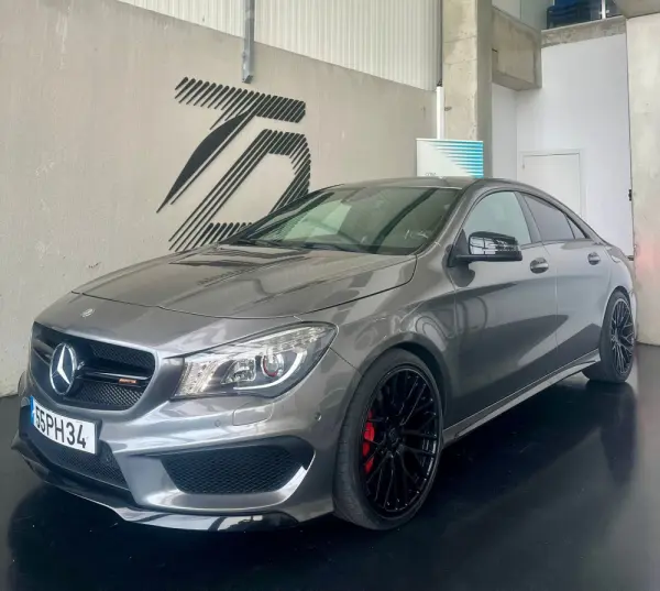 Mercedes-Benz CLA 45 AMG Outro 4