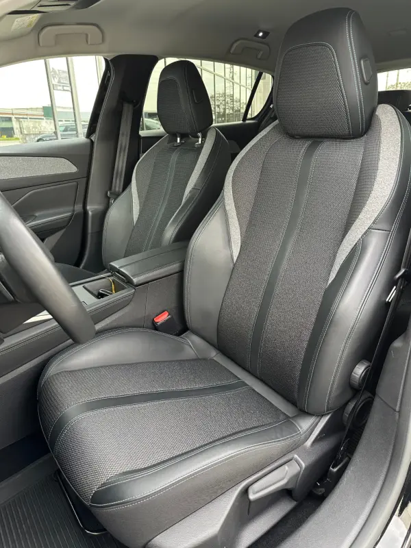 Peugeot 308 1.5 BlueHDi Allure EAT8 14