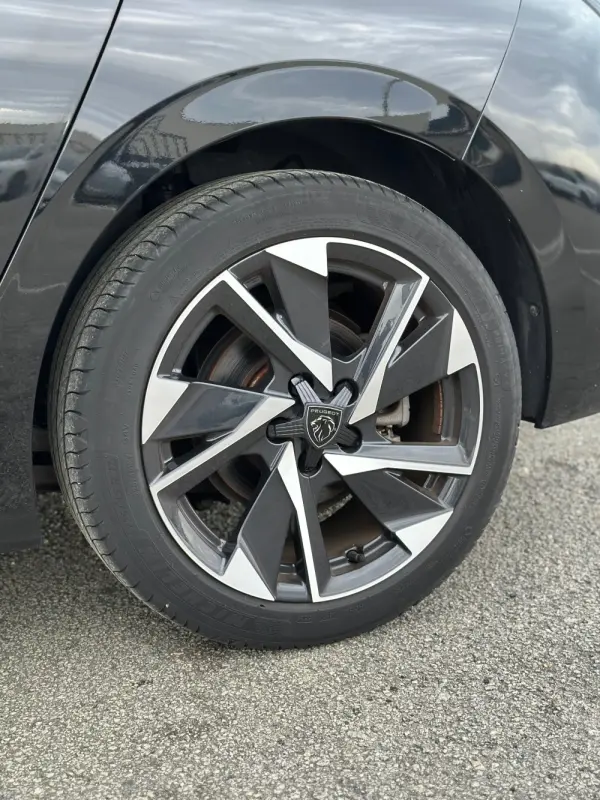 Peugeot 308 1.5 BlueHDi Allure EAT8 11