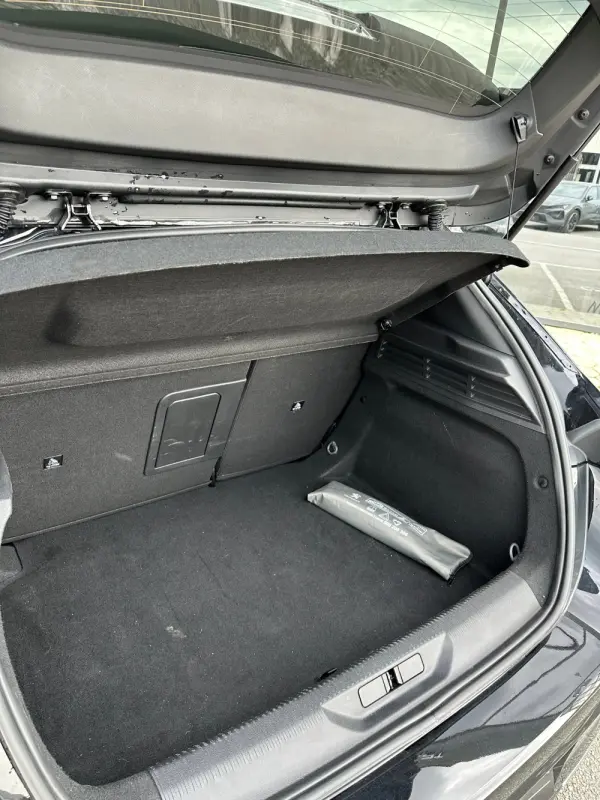 Peugeot 308 1.5 BlueHDi Allure EAT8 24