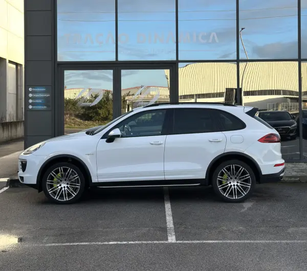 Porsche Cayenne E-Hybrid Tiptronic S 6